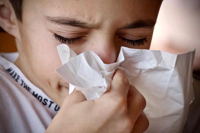 What is the difference between sneezing and a runny nose and a runny nose and sneezing?